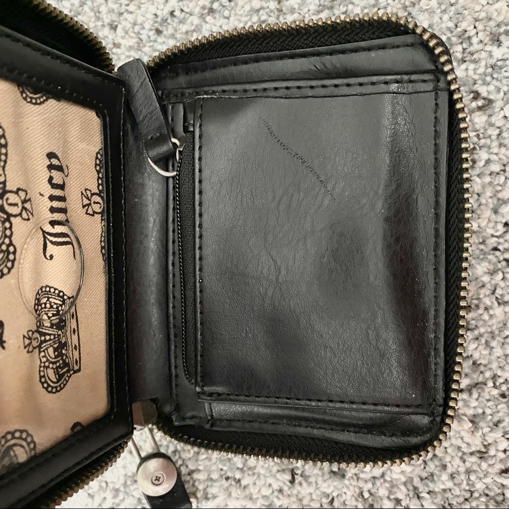 SOLD- Juicy Couture Zippered Wallet w Card Holder - Picture 3 of 4